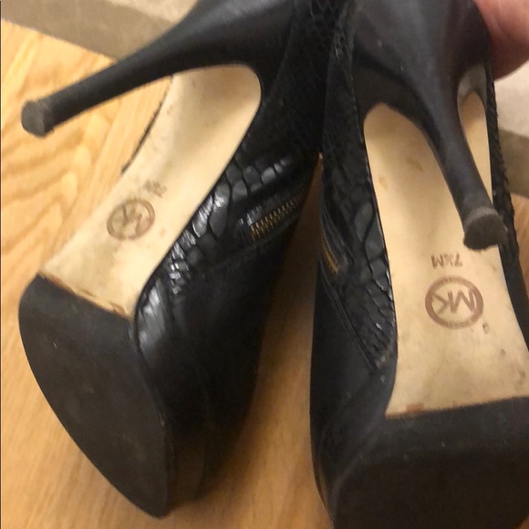 Micheal kors platform booties - Picture 9 of 10